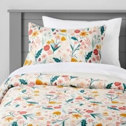 Garden Floral Kids' Duvet Cover - Pillowfort™ -Pillowfort Kids Outlet Store GUEST fcda96da 008e 4ff2 a38e f551ab08bc81